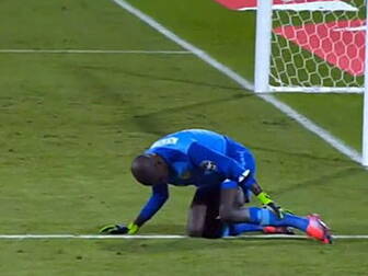 WATCH: Senegal goalkeeper hila...